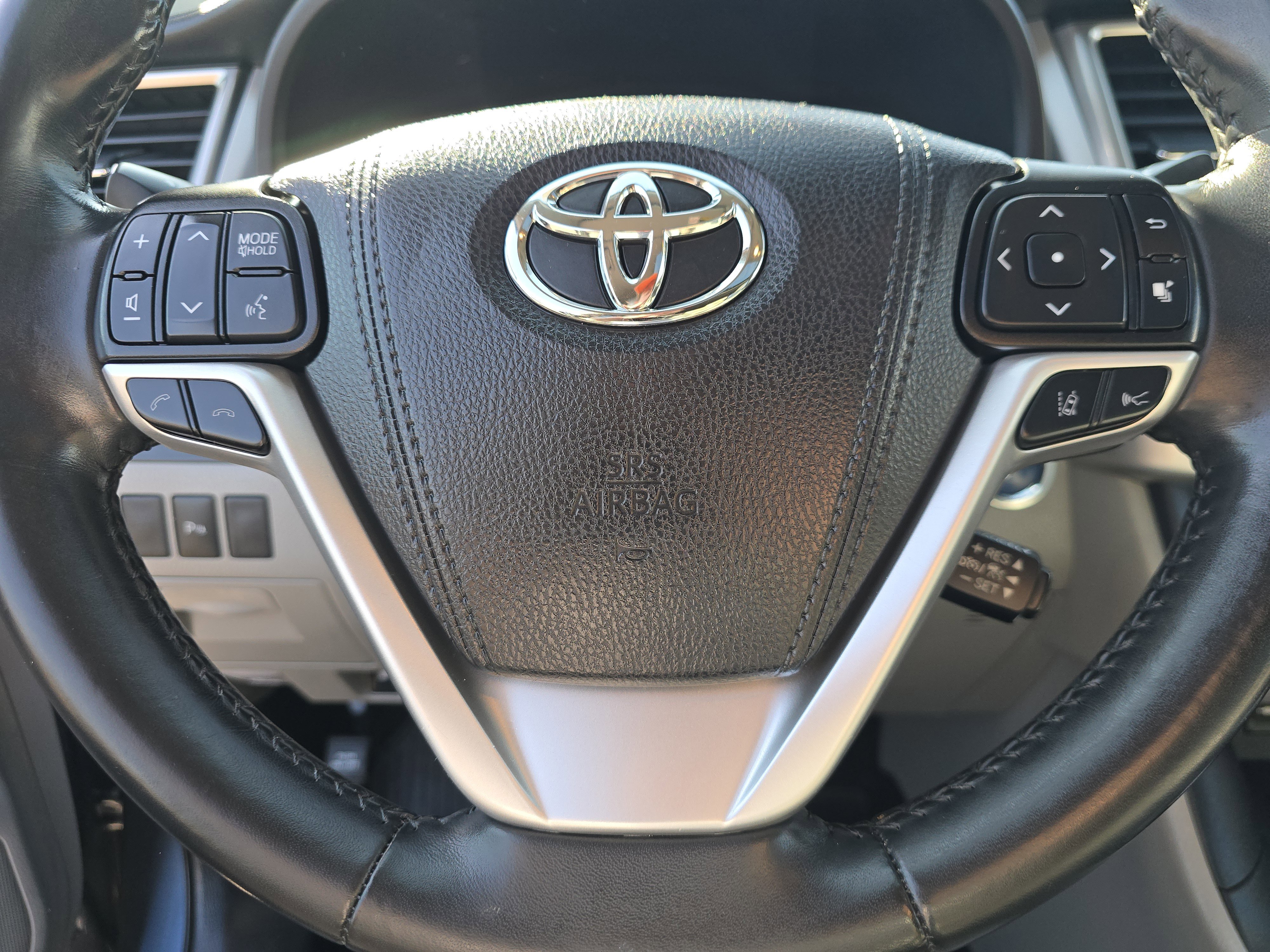 Used 2019 Toyota Highlander Limited AWD/4WD image 24