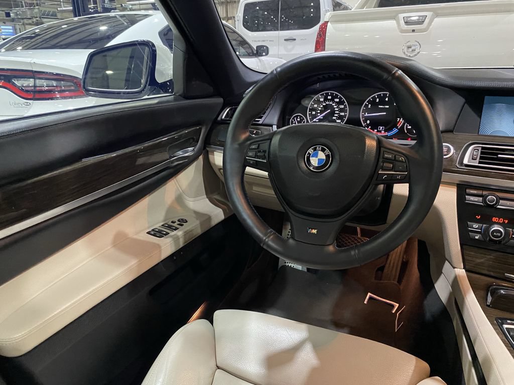 Used 2011 BMW 740Li RWD image 3