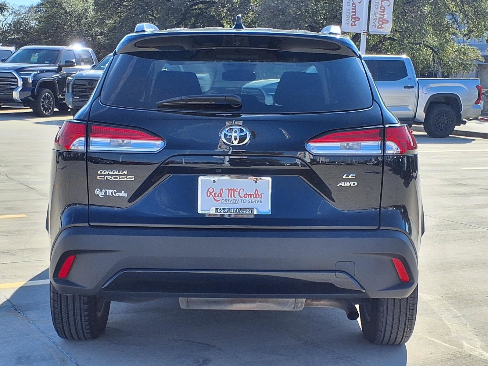 Used 2024 Toyota Corolla Cross LE image 6