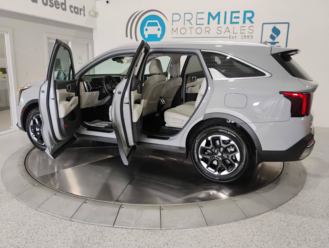 Used 2025 Kia Sorento S w/ Panoramic Sunroof Package FWD image 33