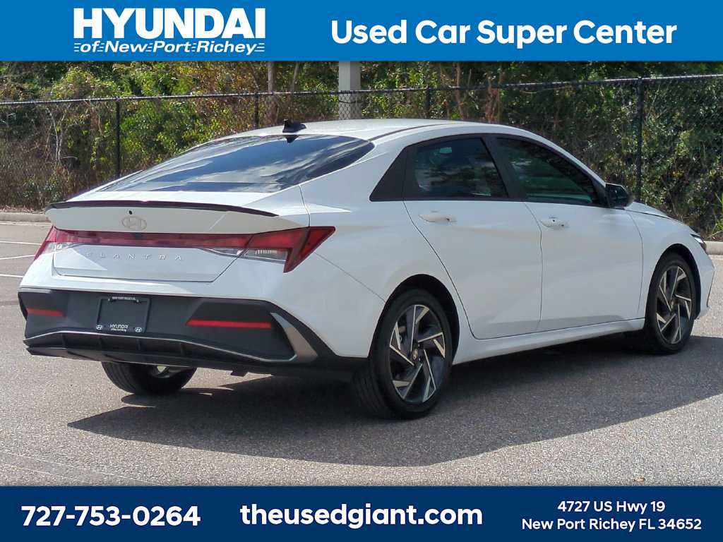 Used 2025 Hyundai Elantra Sport FWD image 5