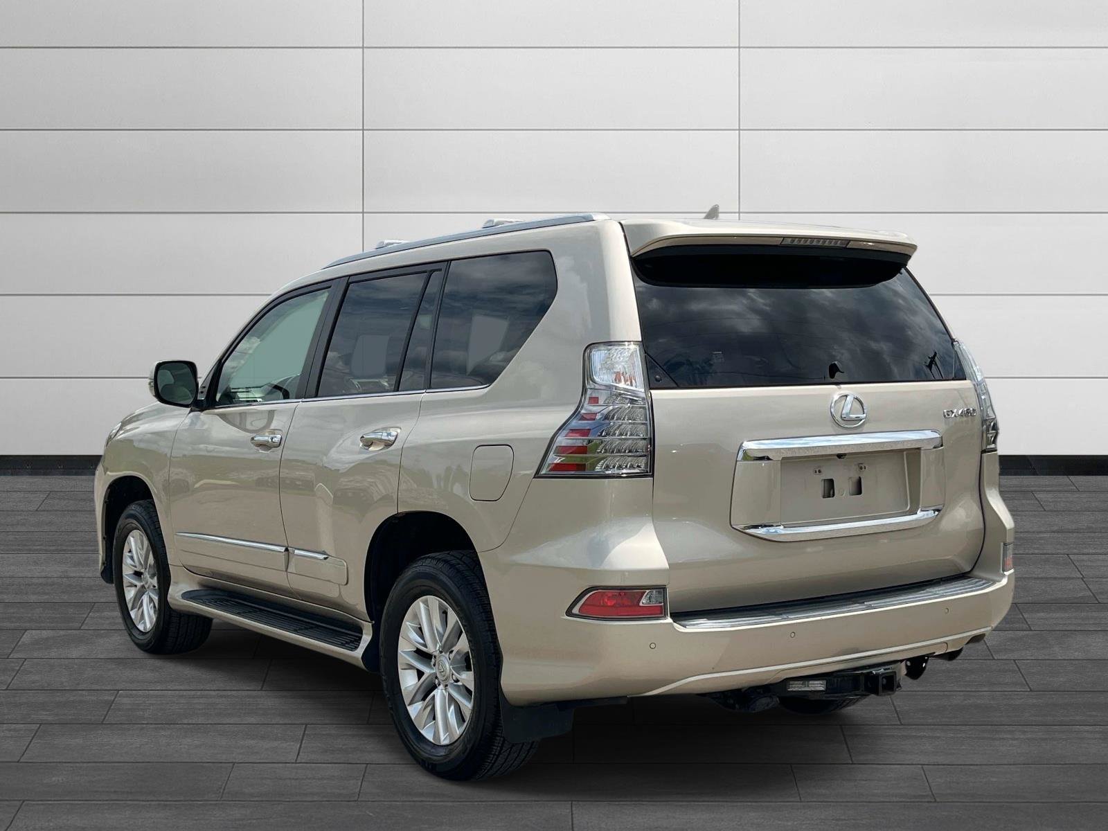 Used 2015 Lexus GX 460 w/ Premium Package AWD/4WD image 5