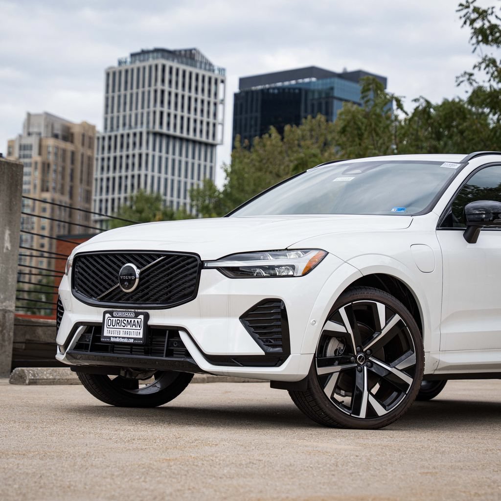 New 2026 Volvo XC60 T8 Ultra w/ Protection Package Premier AWD/4WD image 2