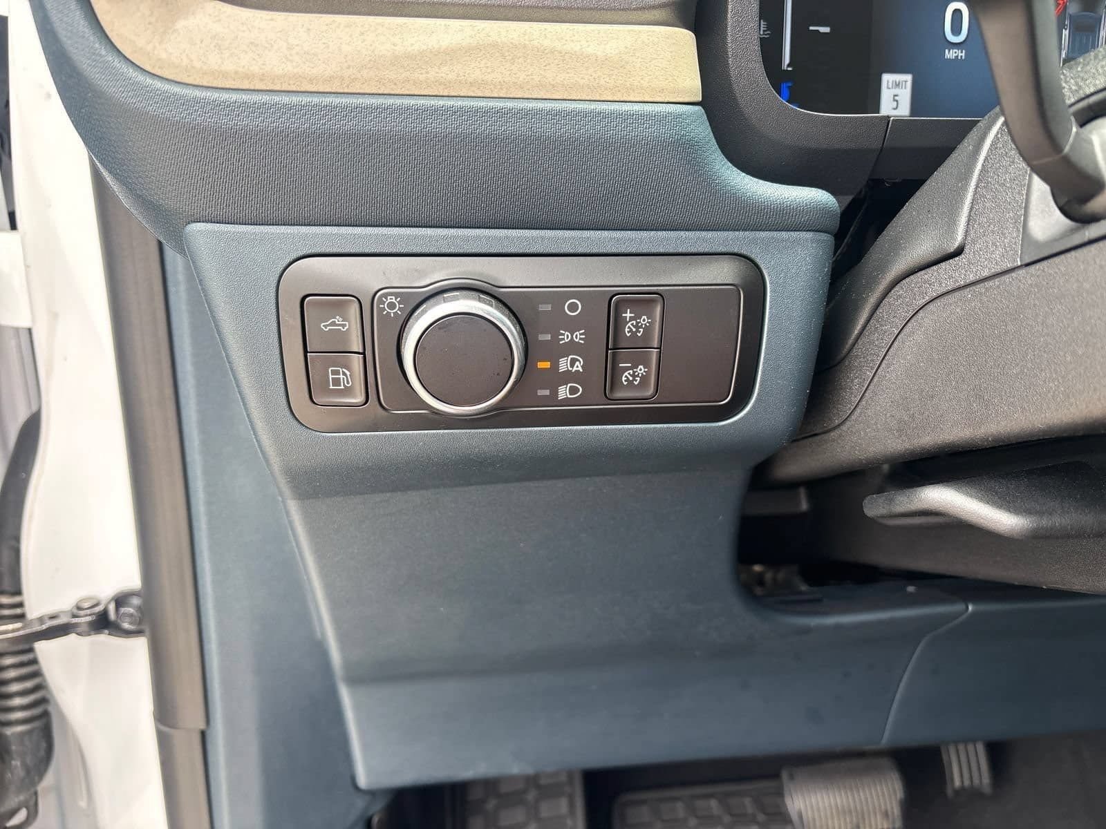 Used 2025 Ford Maverick Lariat AWD/4WD image 26