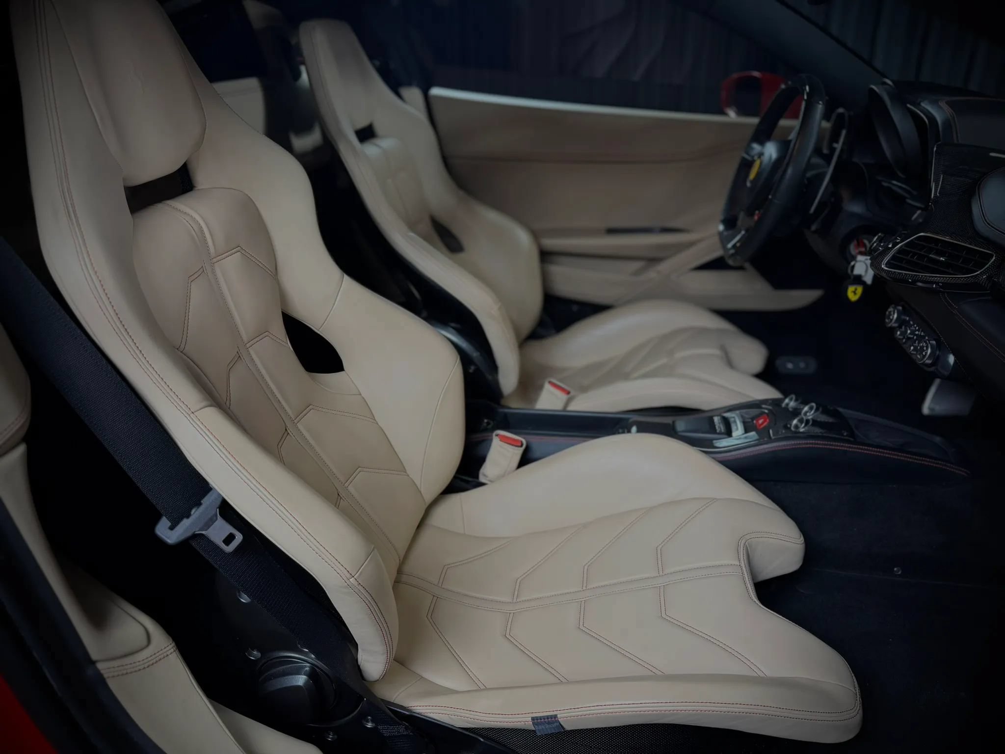 Used 2014 Ferrari 458 Italia Coupe RWD image 22
