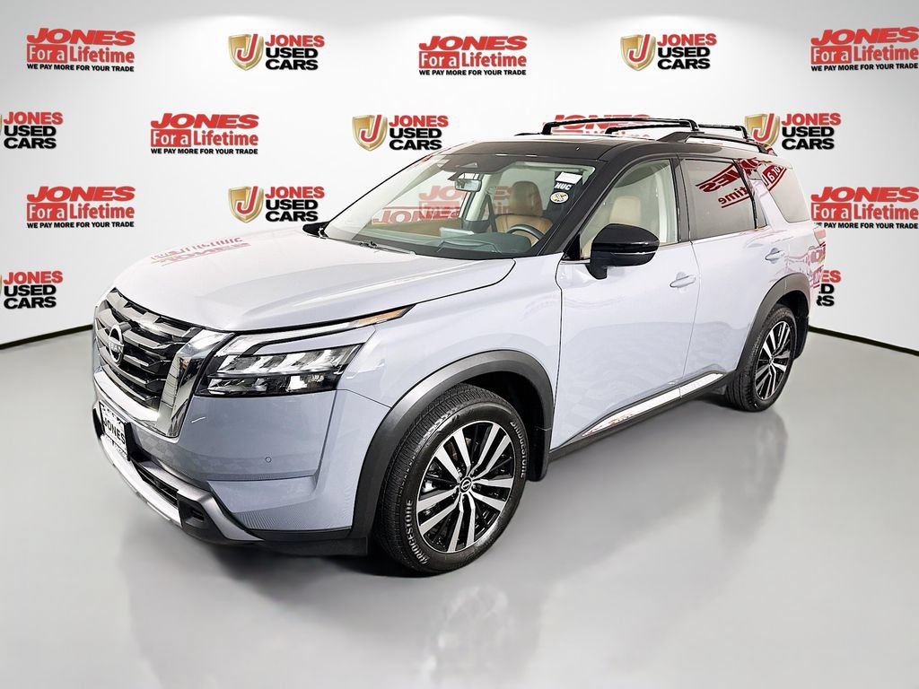 Certified 2025 Nissan Pathfinder Platinum AWD/4WD image 16