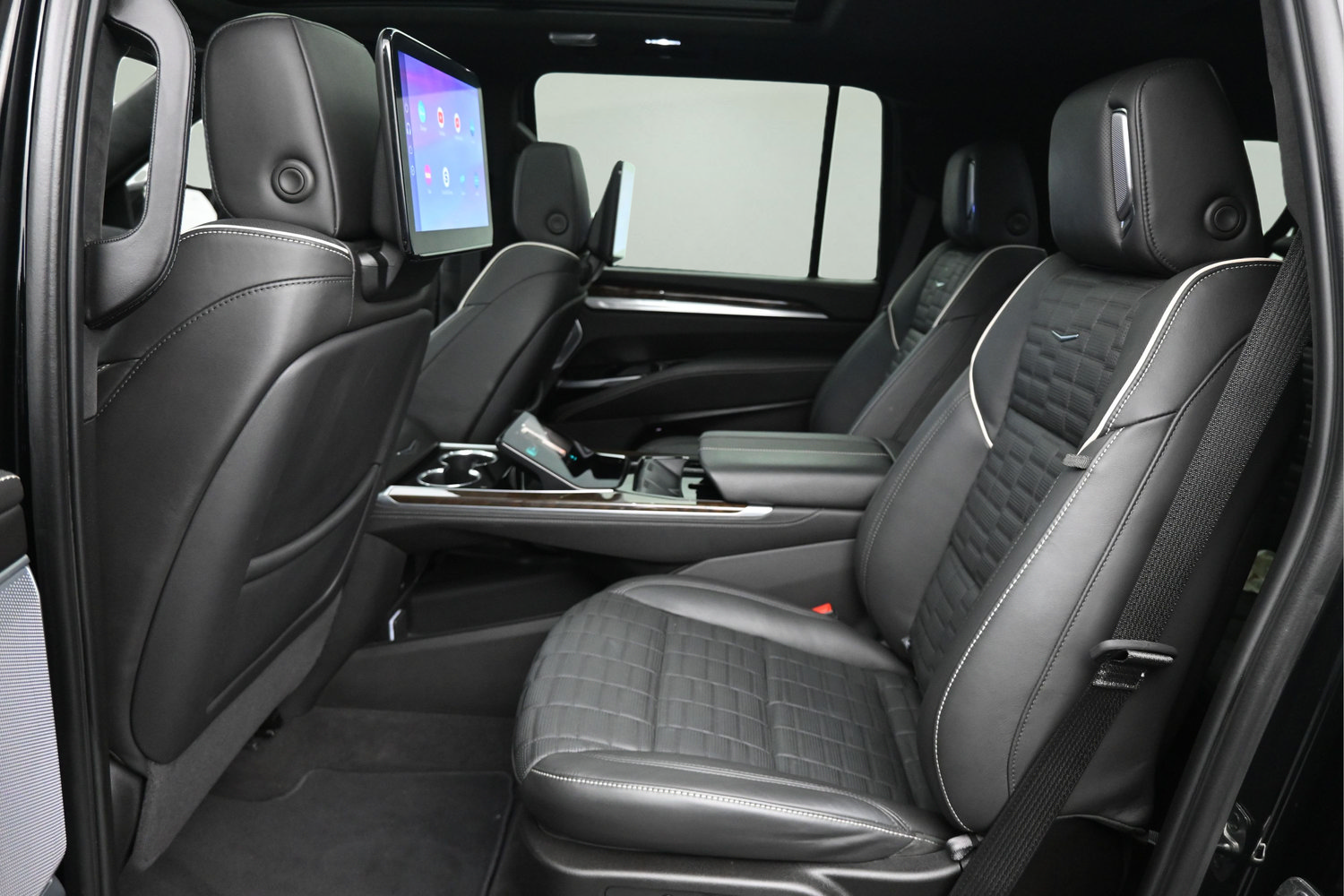 Used 2025 Cadillac Escalade ESV Premium Luxury Platinum AWD/4WD image 15