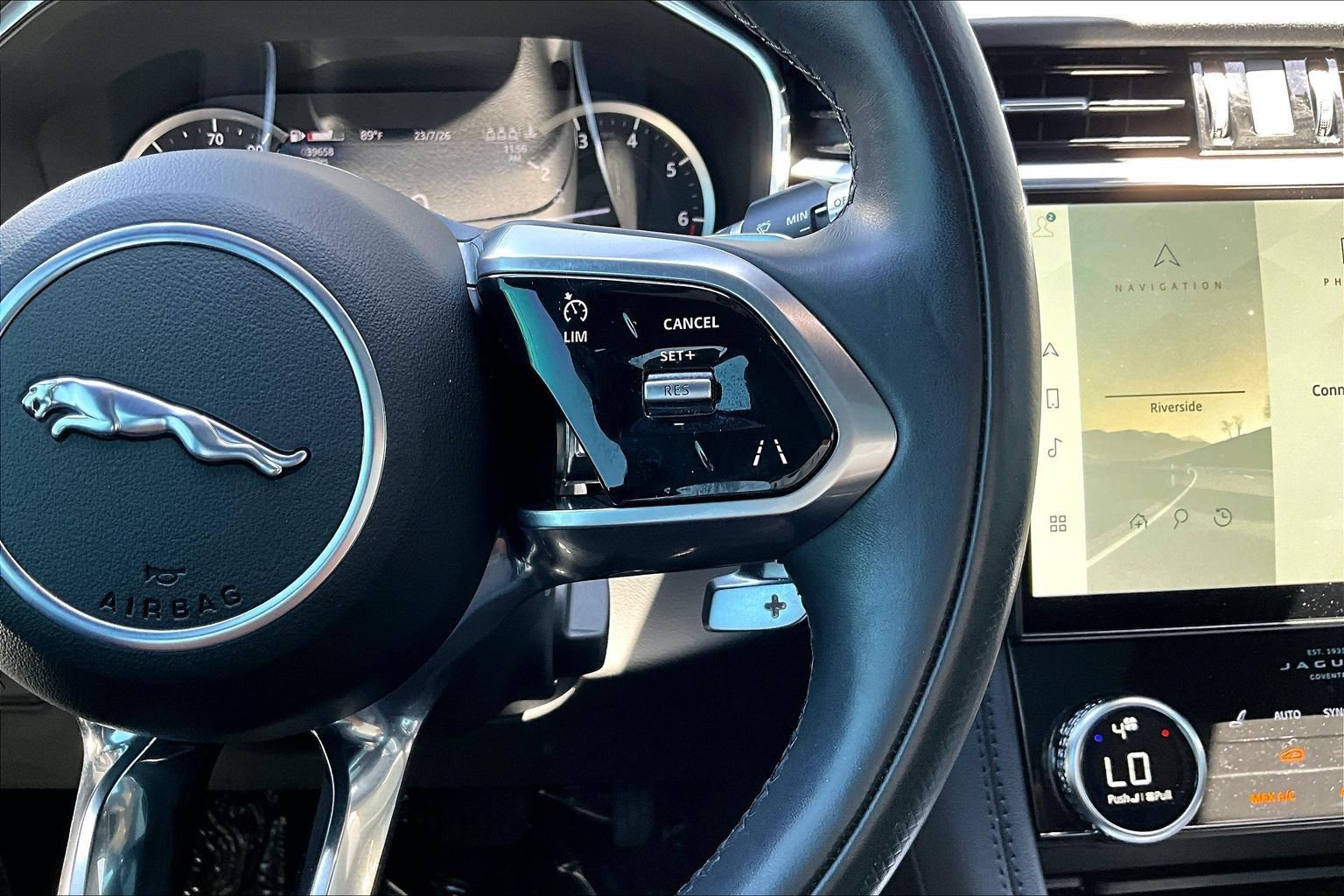 Used 2021 Jaguar F-PACE S AWD/4WD image 19