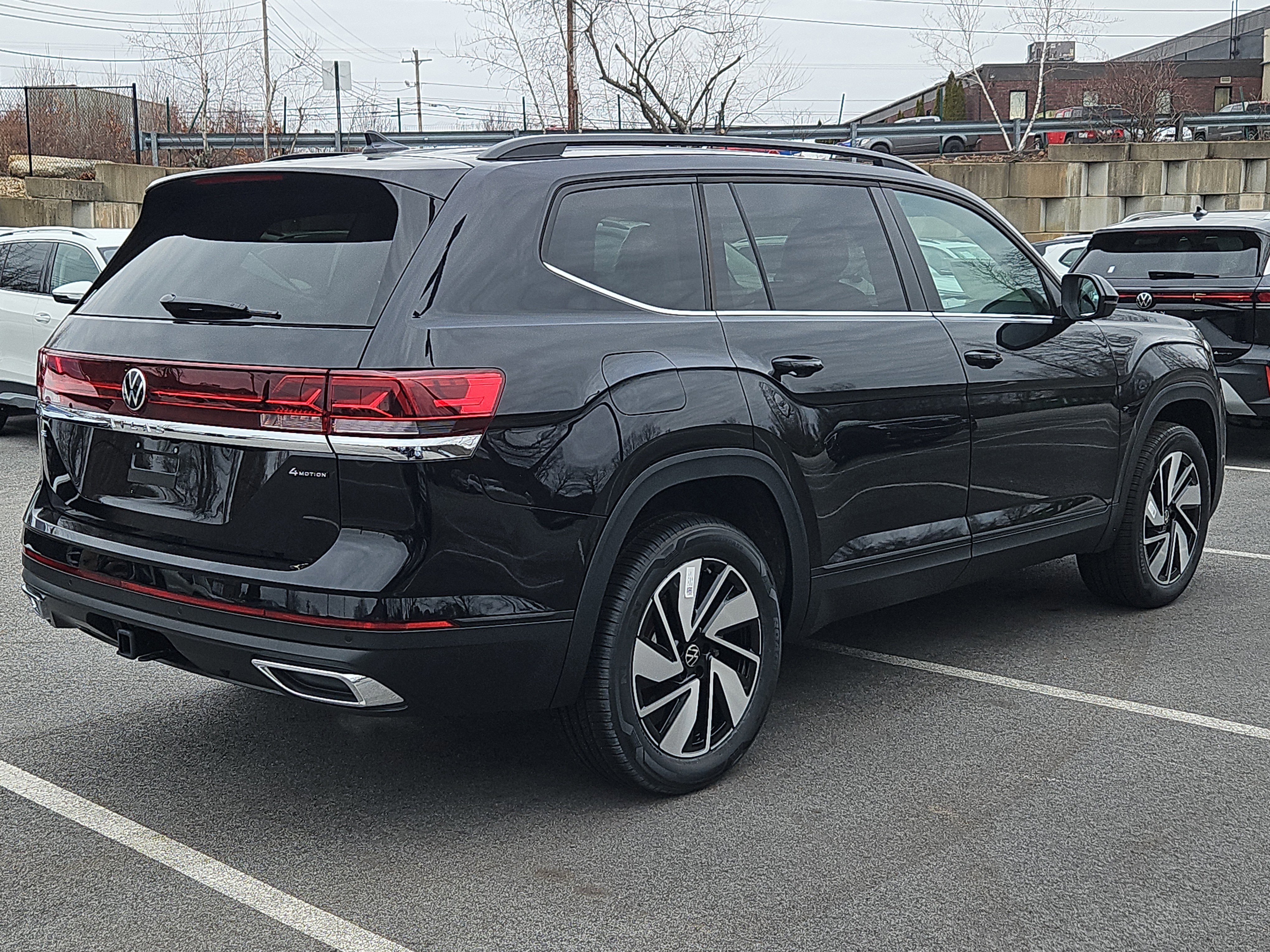 New 2026 Volkswagen Atlas SE image 2