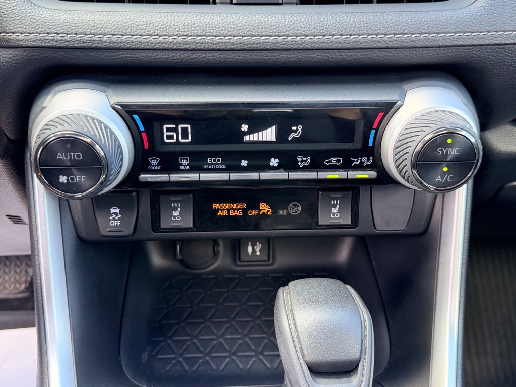 Used 2019 Toyota RAV4 XLE w/ Convenience Package AWD/4WD image 18