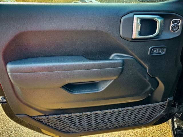 Certified 2025 Jeep Wrangler Sport S image 9