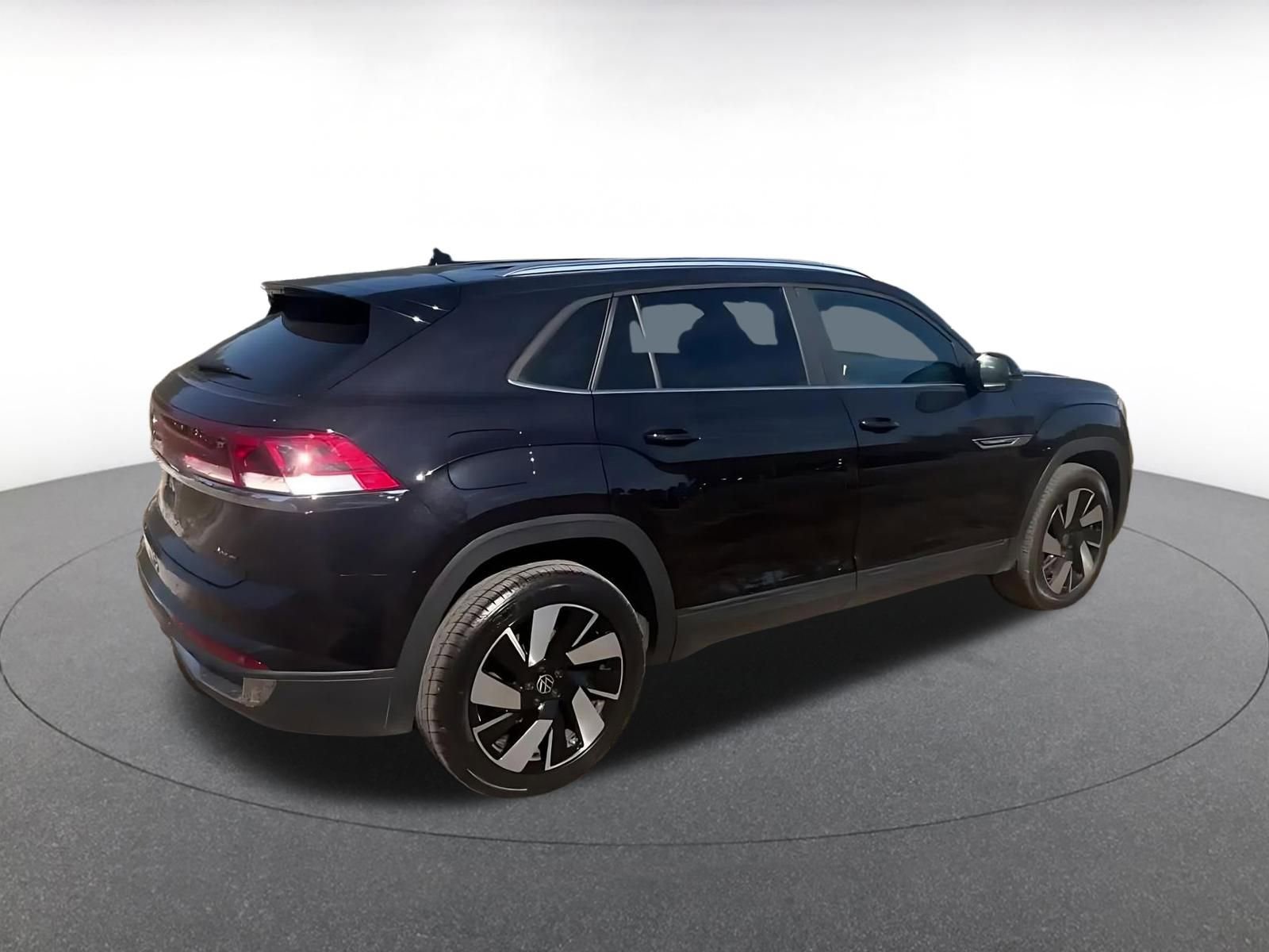 Used 2025 Volkswagen Atlas Cross Sport SE image 15