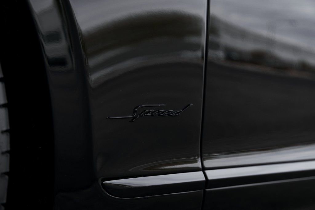 Used 2025 Bentley Flying Spur Plug-In Hybrid image 10