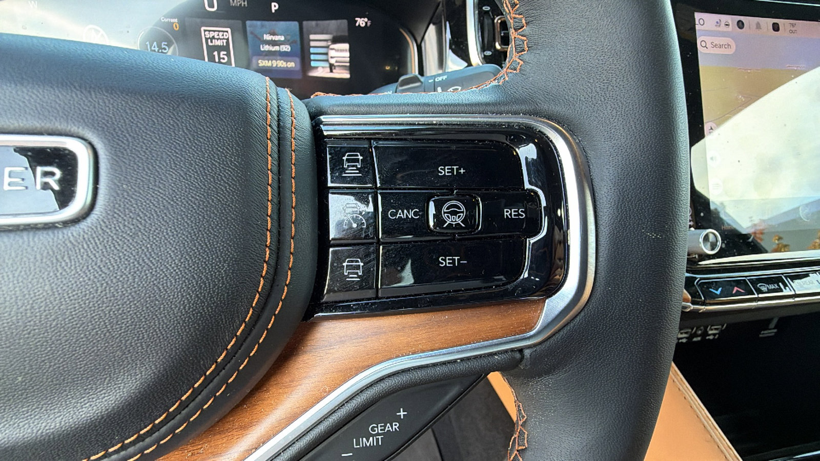 Used 2025 Jeep Grand Wagoneer L Series III AWD/4WD image 31