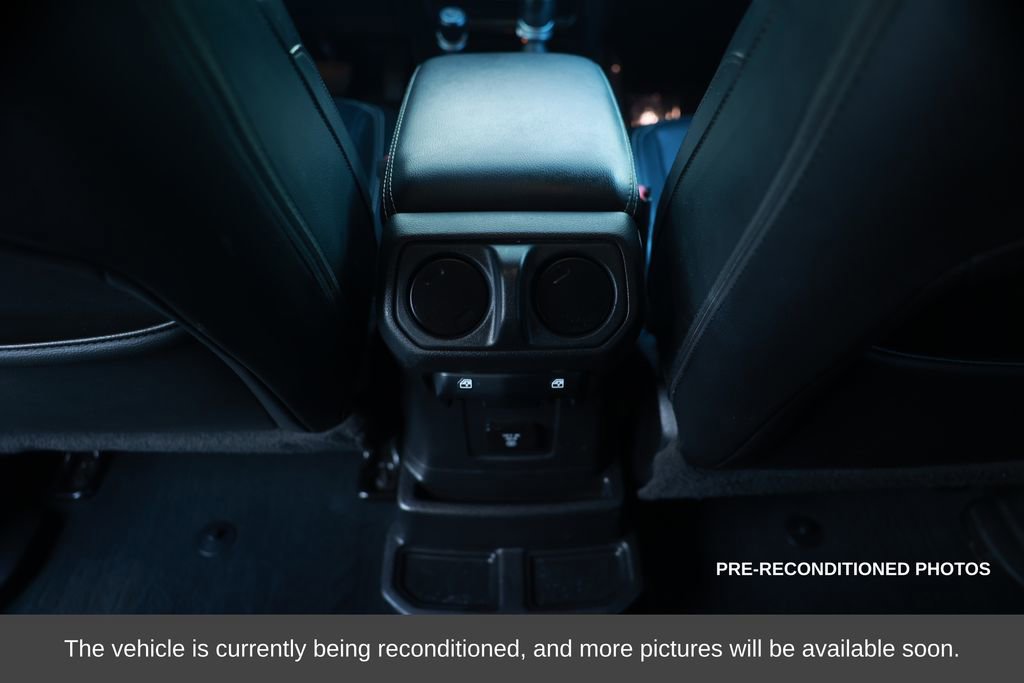 Used 2022 Jeep Wrangler Unlimited Sahara image 35