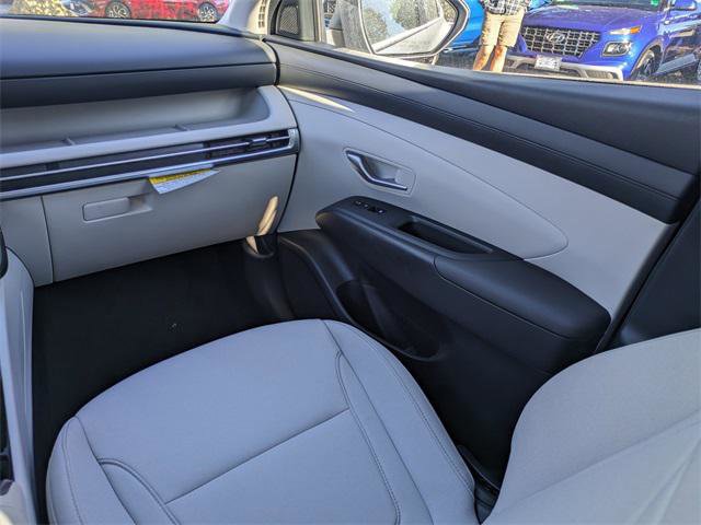 New 2026 Hyundai Tucson SE image 16