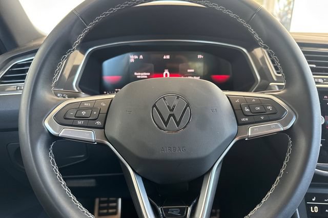 Used 2023 Volkswagen Tiguan SE R-Line AWD/4WD image 23