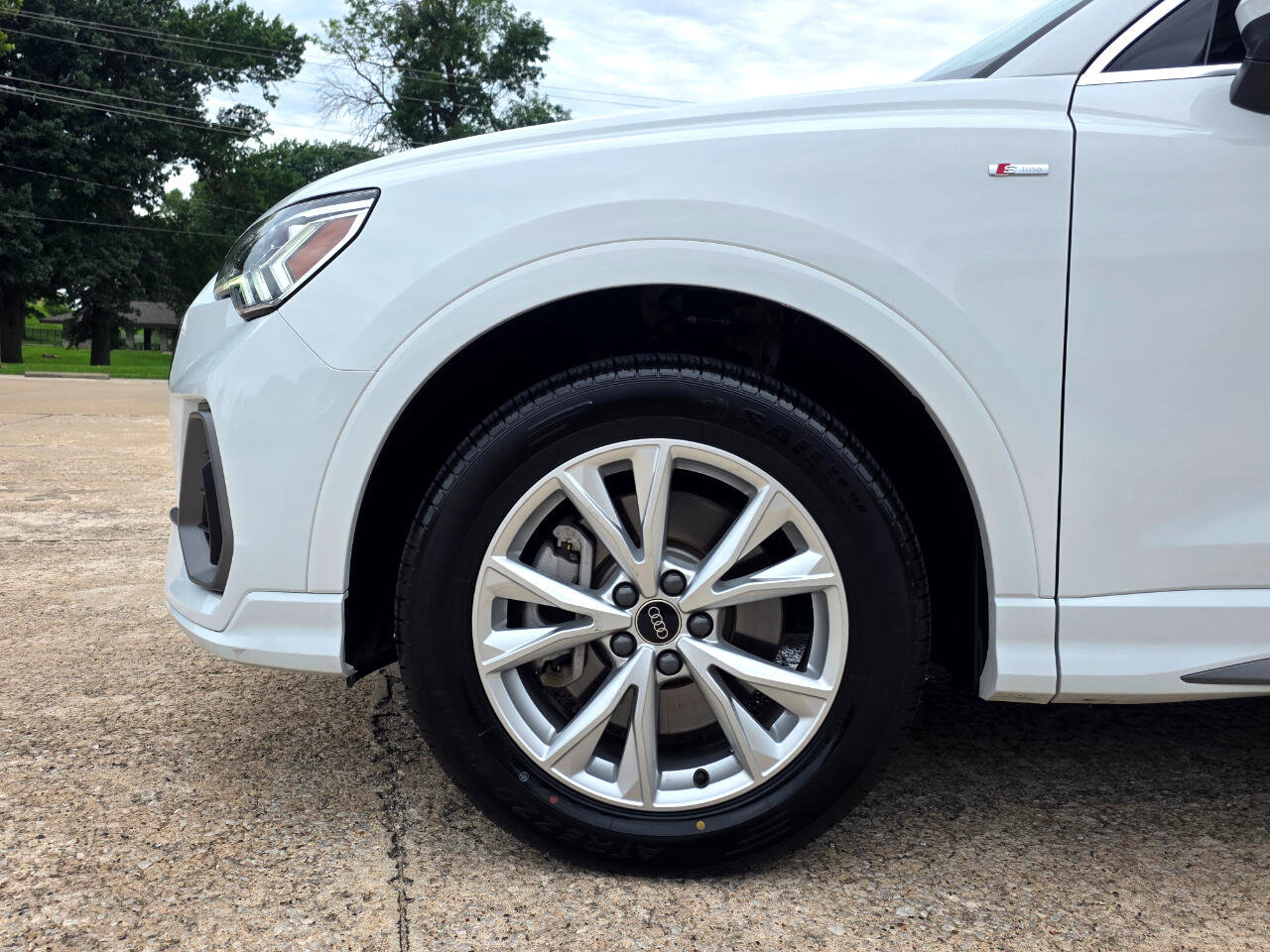 Used 2024 Audi Q3 2.0T Premium image 29