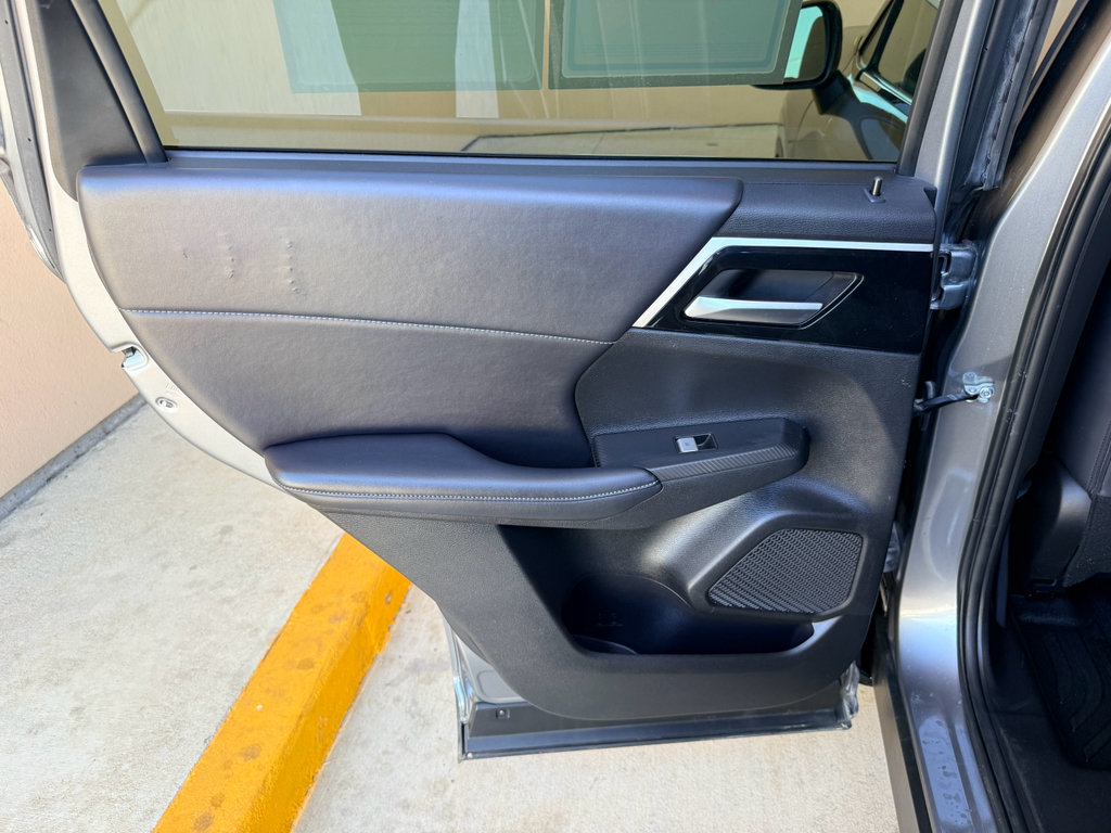 Used 2024 Mitsubishi Outlander SE AWD/4WD image 19