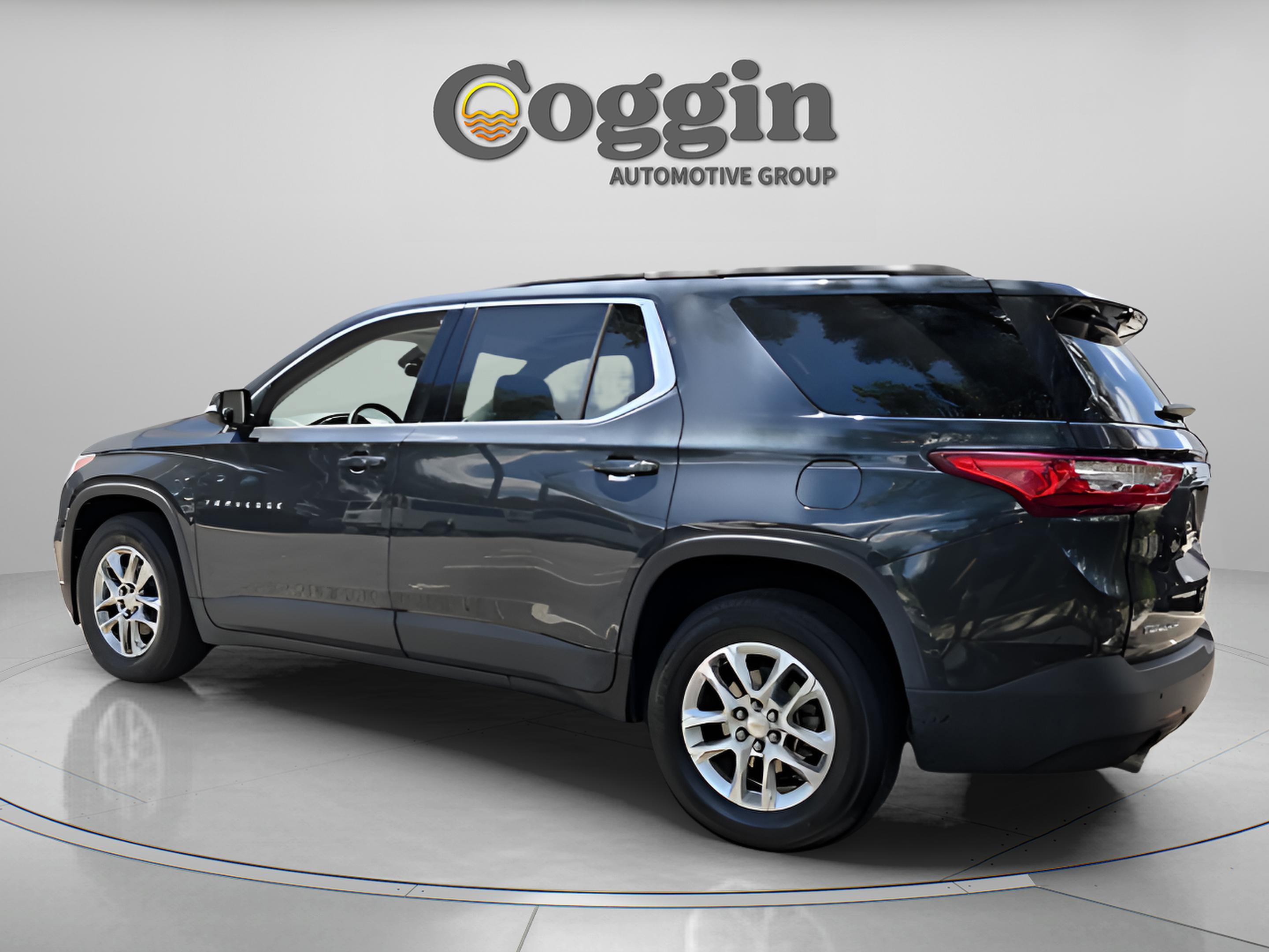 Used 2019 Chevrolet Traverse LT w/ LT Premium Package FWD image 3