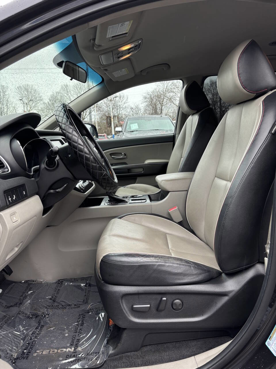 Used 2020 Kia Sedona EX image 12