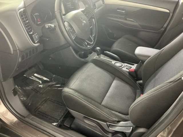 Used 2016 Mitsubishi Outlander SE FWD image 8