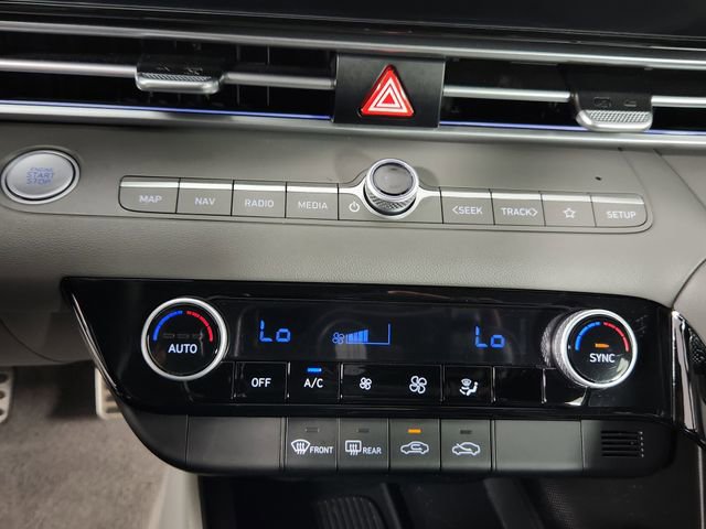 Used 2025 Hyundai Elantra SEL FWD image 25