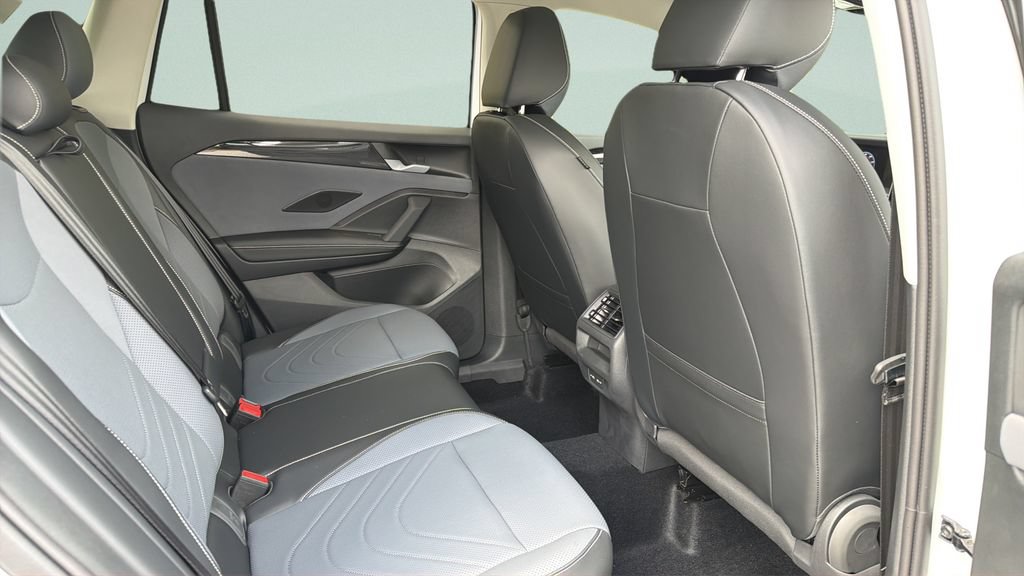 New 2026 Volkswagen Tiguan SE AWD/4WD image 35