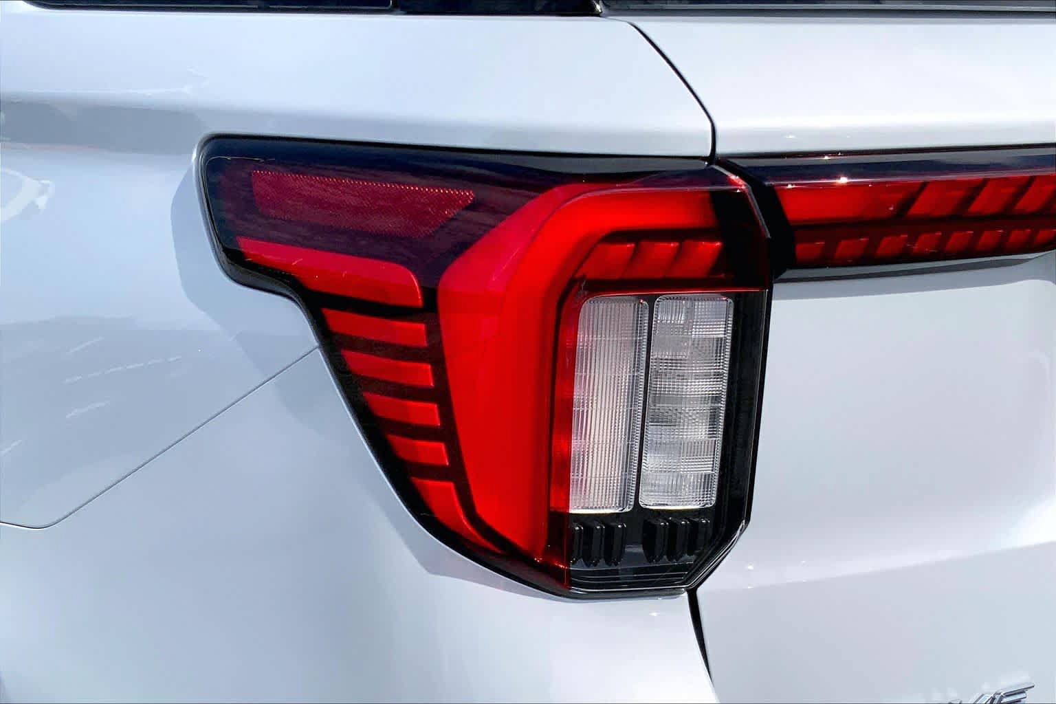 New 2026 Ford Explorer Active AWD/4WD image 11