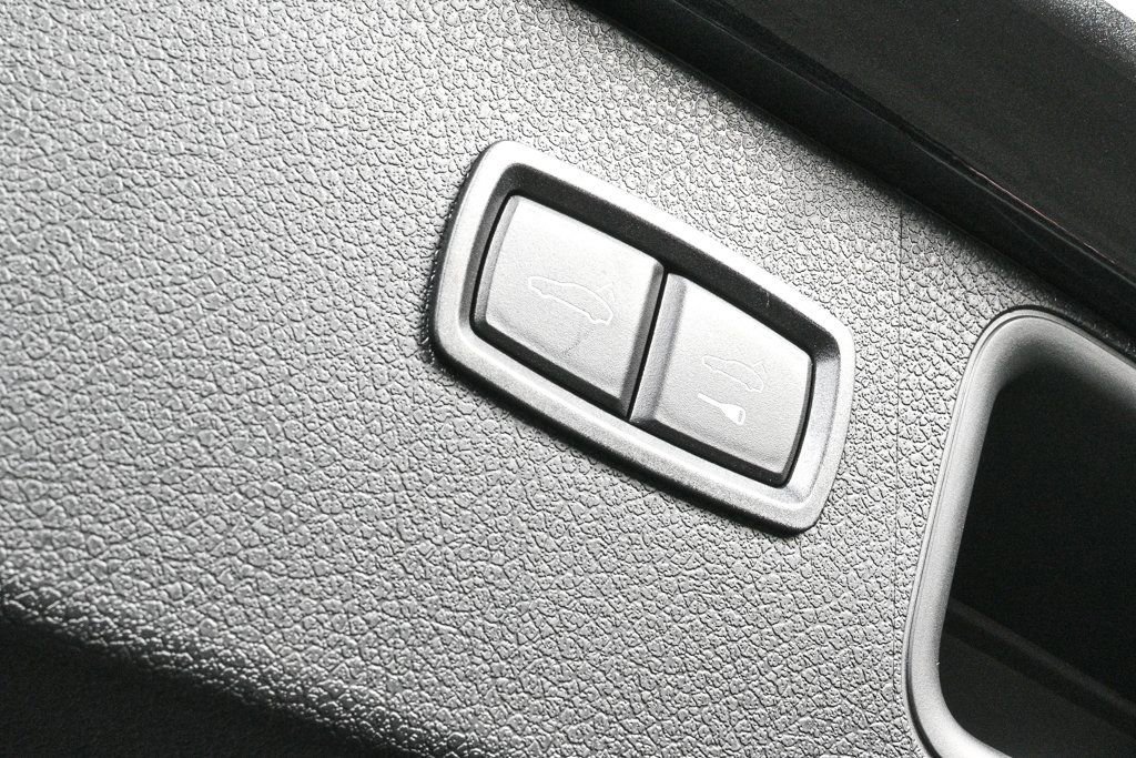 Certified 2026 Porsche Macan image 32