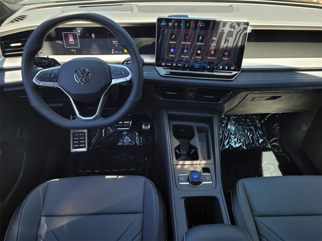New 2025 Volkswagen Tiguan SE R-Line image 5