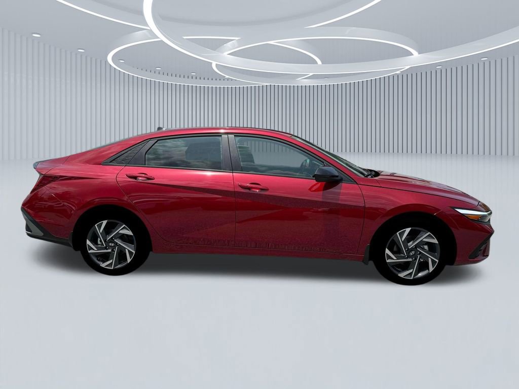 New 2025 Hyundai Elantra SEL image 4