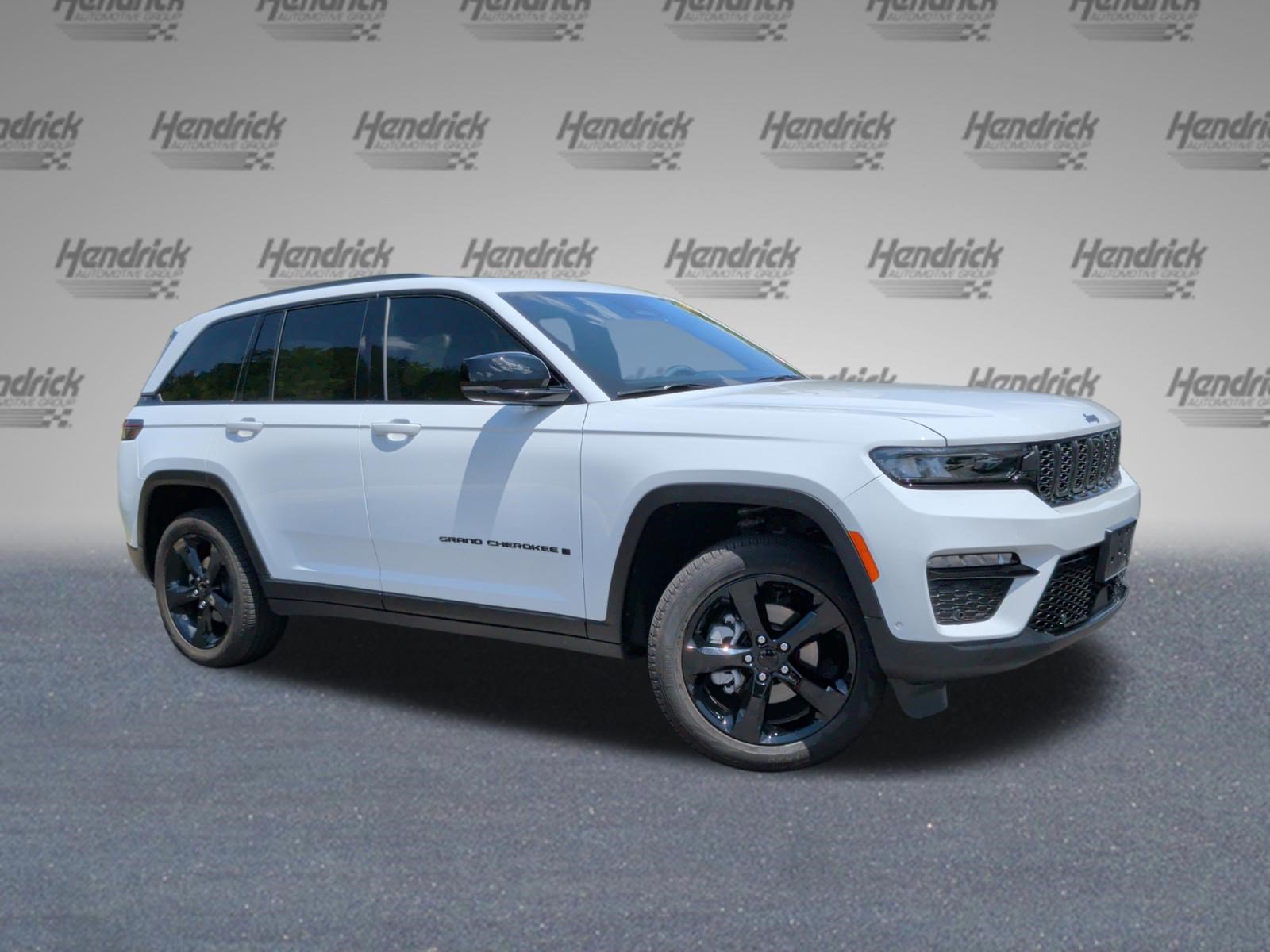 Used 2025 Jeep Grand Cherokee Limited w/ Luxury Tech Group II RWD image 2