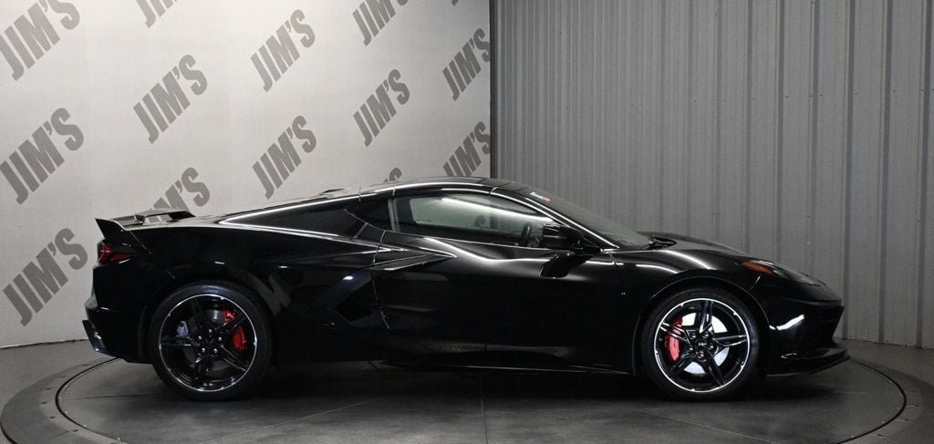 Used 2020 Chevrolet Corvette Stingray Preferred Cpe w/ 2LT Preferred Equipment Group RWD image 4