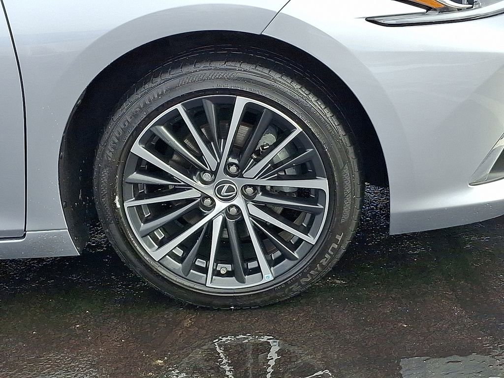 Used 2024 Lexus ES 350 w/ Premium Package image 11