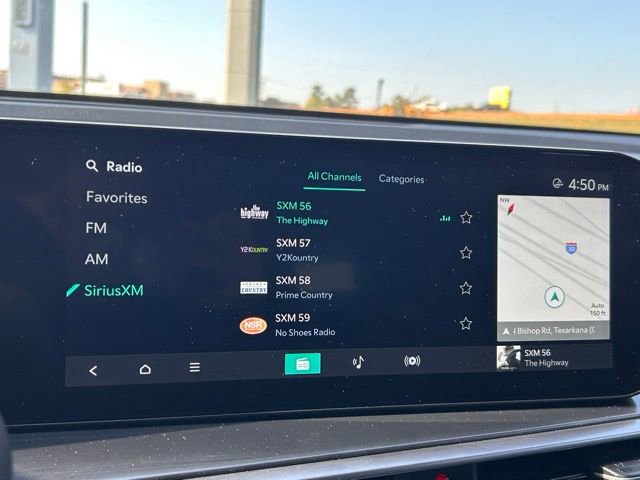 Used 2025 Kia Sorento S image 25