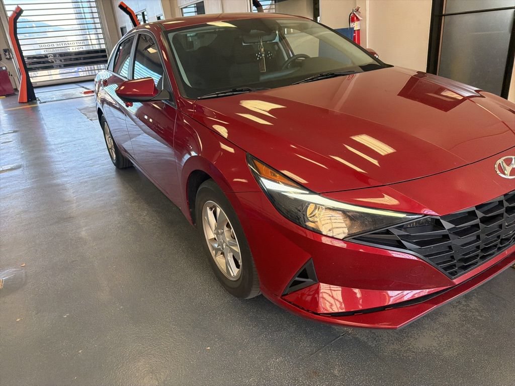 Used 2023 Hyundai Elantra SE FWD image 5