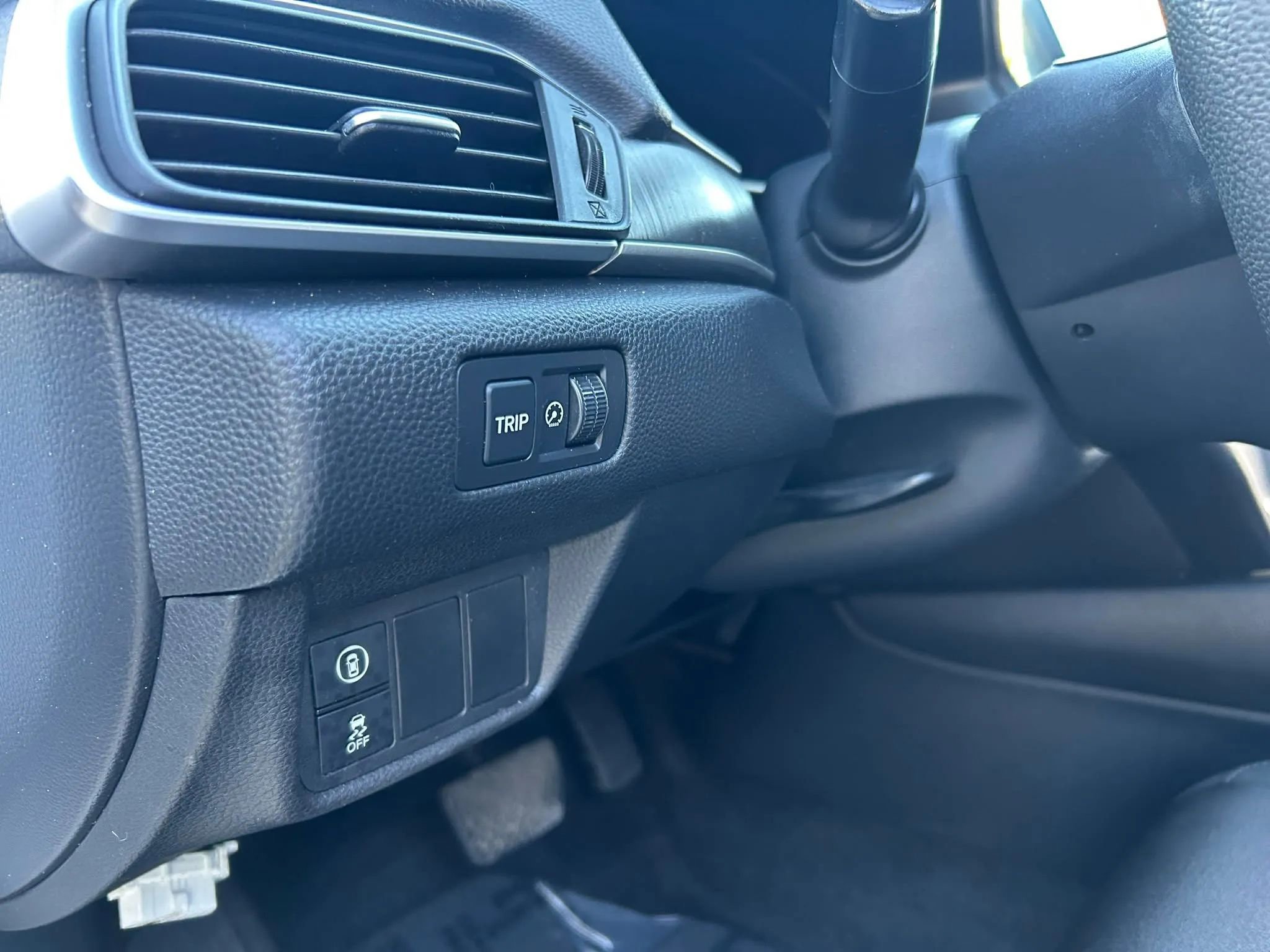 Used 2018 Honda Accord LX image 25
