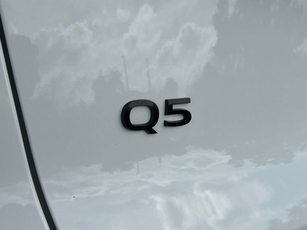 Used 2025 Audi Q5 Premium w/ Convenience Package image 52