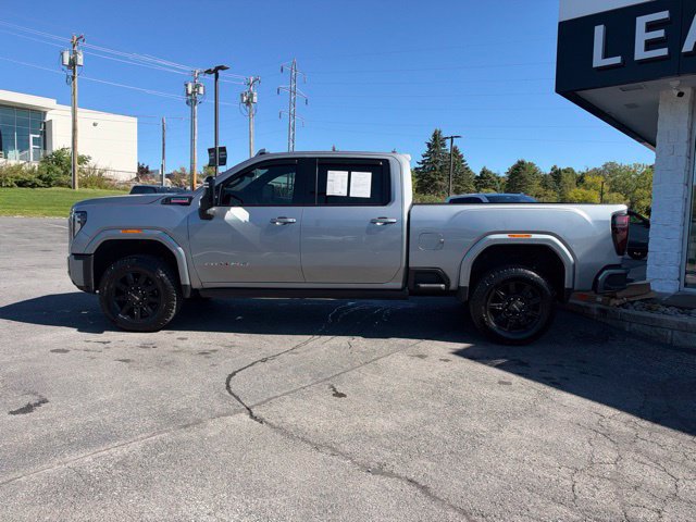 Used 2025 GMC Sierra 3500 AT4 w/ AT4 Premium Plus Package AWD/4WD image 2