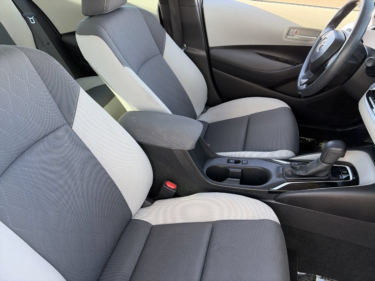 Used 2024 Toyota Corolla LE w/ LE Convenience Package FWD image 10