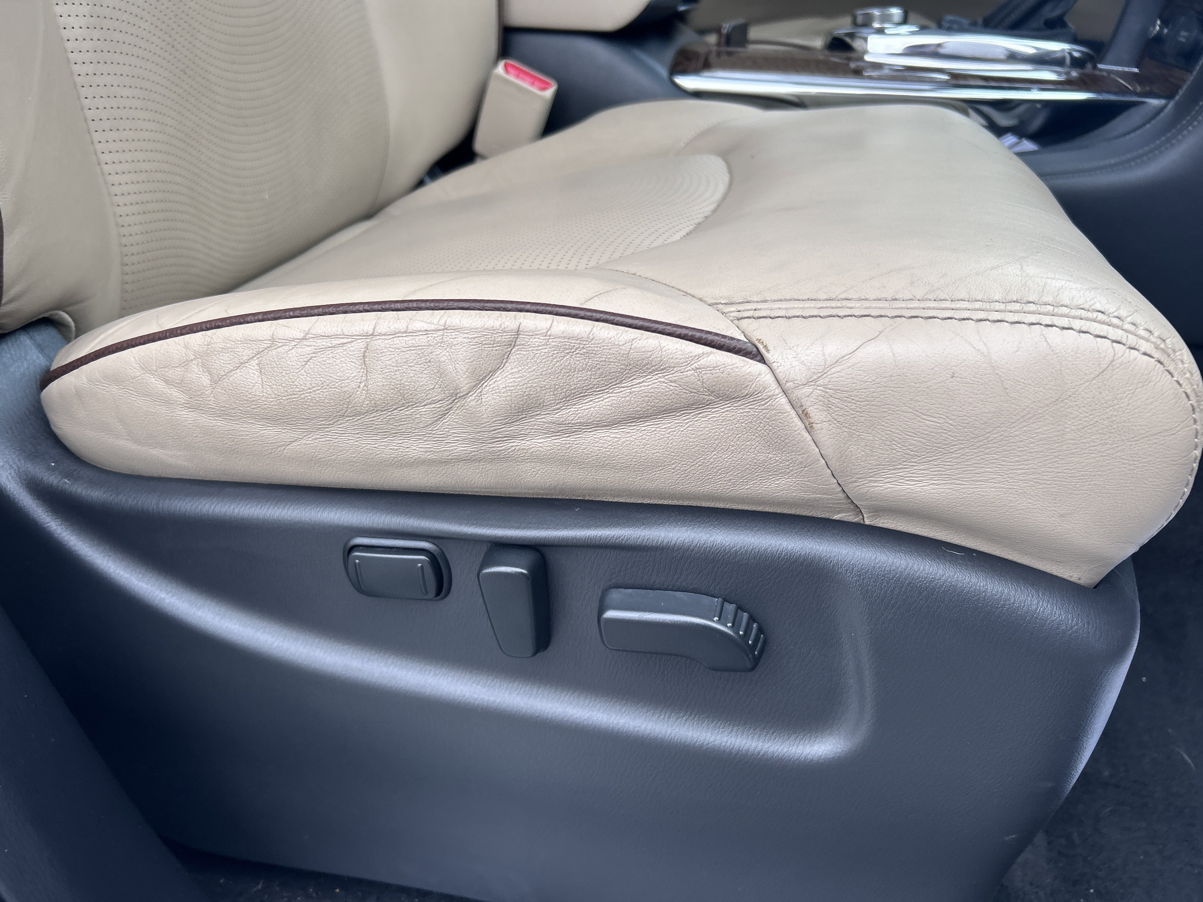 Used 2019 Nissan Armada Platinum image 31