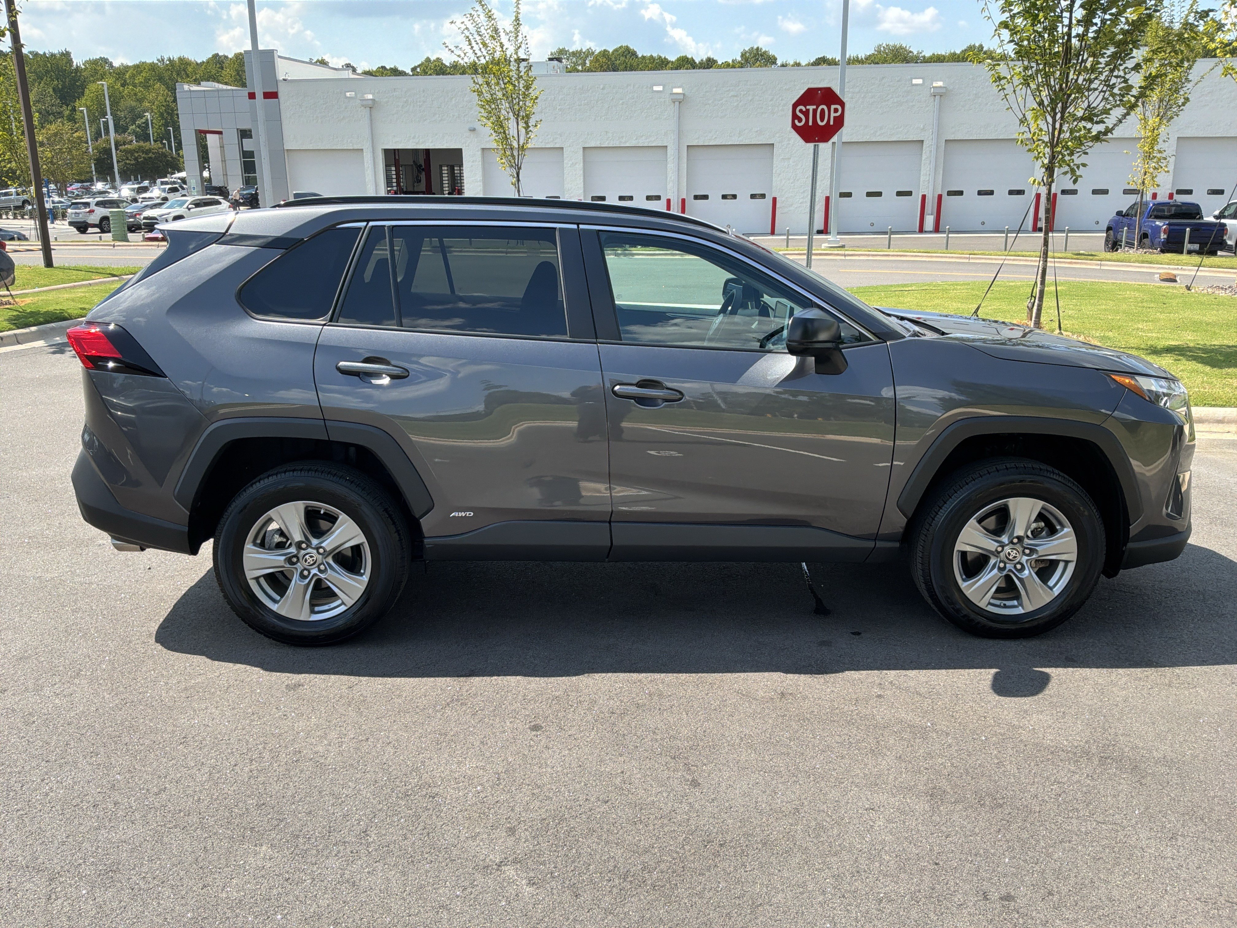 Used 2024 Toyota RAV4 LE AWD/4WD image 11