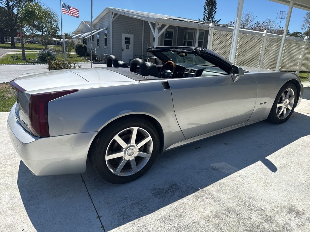 Used 2004 Cadillac XLR RWD image 4