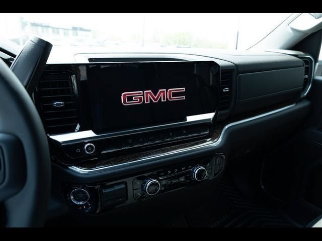 New 2026 GMC Sierra 2500 SLE w/ Preferred Package AWD/4WD image 32