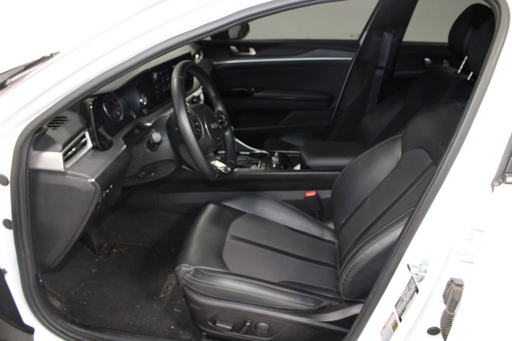 Used 2024 Kia K5 GT-Line w/ GT-Line Premium Package image 16