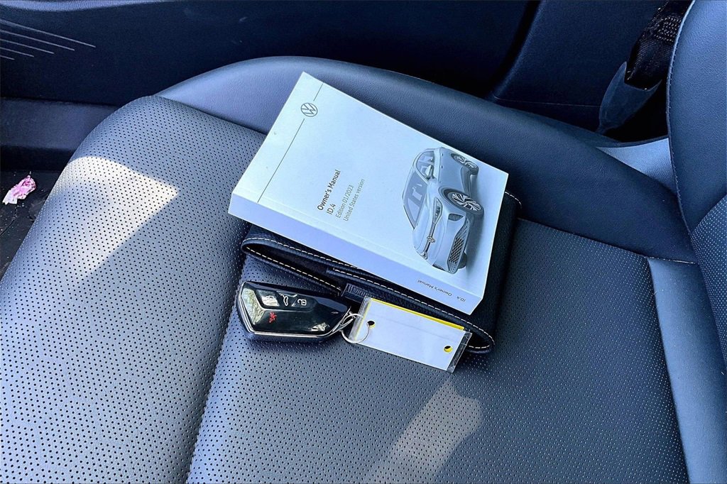 Used 2023 Volkswagen ID.4 Pro S image 10