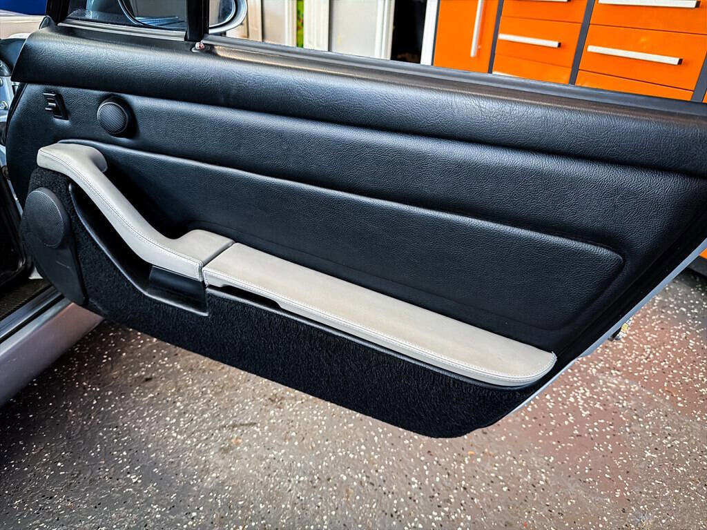 Used 1996 Porsche 911 Carrera RWD image 31