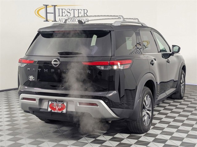 Used 2023 Nissan Pathfinder SL w/ Black Appearance Package image 7