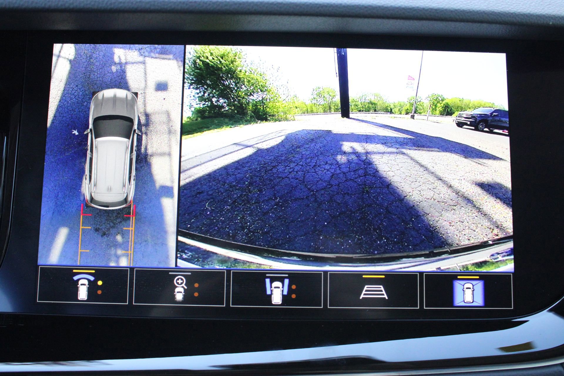 Used 2023 Buick Envision Avenir AWD/4WD image 40